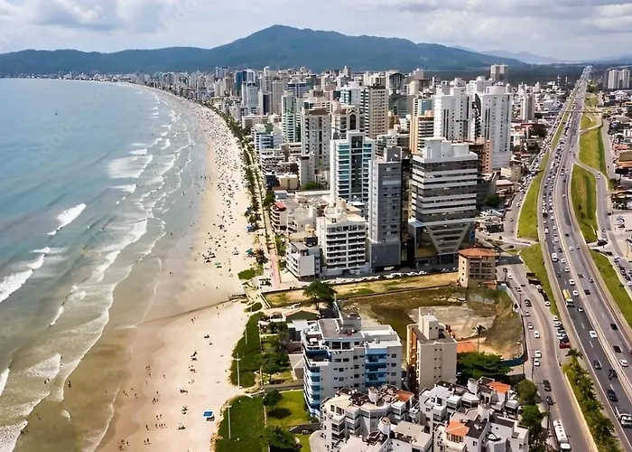 Meia Praia Apto Fino Acabamento 3 Suites E 2 Garagens