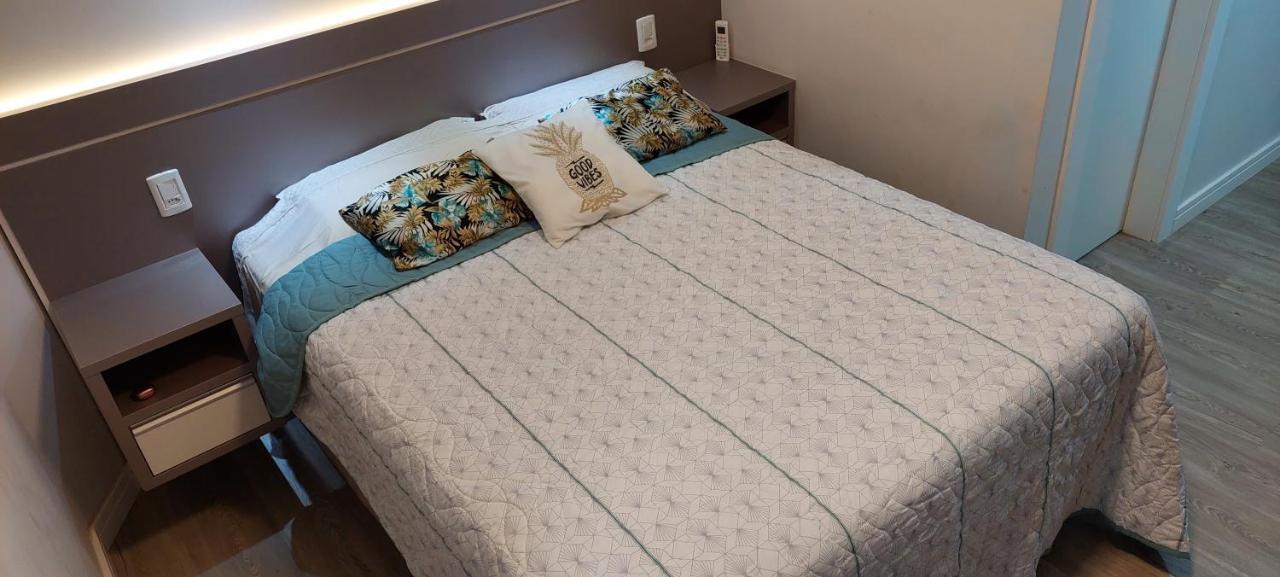 Meia Apto Fino Acabamento 3 E 2 Garagens *